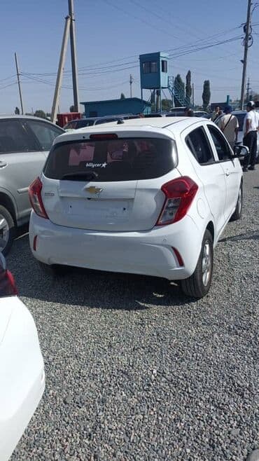 автомобили для инвалидов с ручным управлением: Chevrolet Spark: 2020 г., 1 л, Автомат, Бензиновая, Хэтчбэк — 4