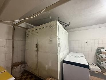 холодильники старые: 250 * * 250 см 210, В наличии — 1