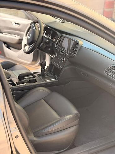Продажа авто: Renault SM6: 2020 г., 2 л, Автомат, Газ, Седан — 7