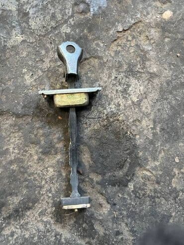 слив дождевой воды с крыши цена: Nissan Skyline R35 ограничитель двери, Ниссан Скайлайн Р35 дверной — 4