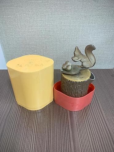 оригинал вещи: ПРОДАЮ. Цена указана за кофемолку, остальное в подарок — 2