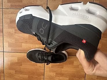 on cloud: Новые Кроссовки On Running черного цвета с контрастной белой подошвой — 3