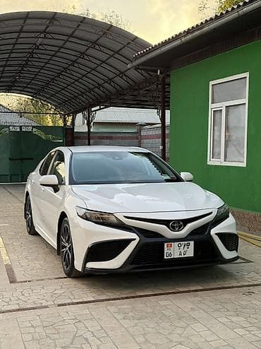 Toyota Camry: 2021 г., 2.5 л, Автомат, Бензин, Седан