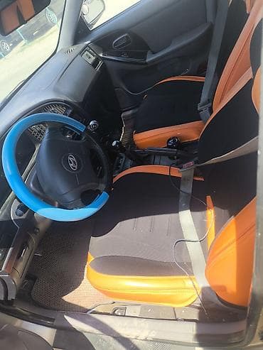 кузов автомобиля: Hyundai Elantra: 2006 г., Механика, Седан — 3