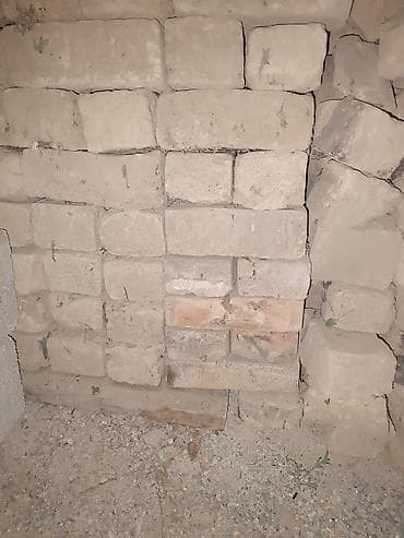 Топурак кирпич полублоктун размеринде,100 шт бар Бекер эле алып at lalafo.kg Топурак кирпич полублоктун размеринде,100 шт бар Бекер эле алып