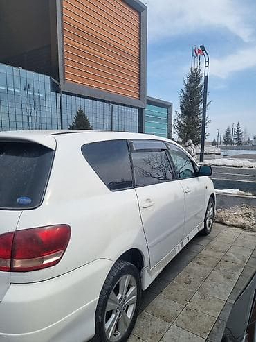 Toyota Ipsum: 2002 г., 2.4 л, Бензин, Минивэн — 6