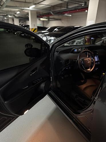 Унаа: Toyota Prius: 2019 г., 1.8 л, Гибрид, Хетчбек — 10