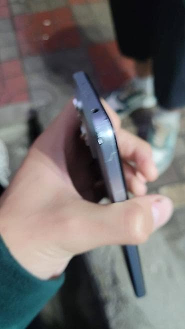 apple iphone 5s 32: Смартфон с плоскими гранями и нижним модулем: разъём USB‑C, основной — 6