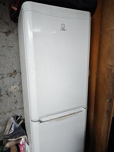 сушилка для кухни: Холодильник Indesit, Б/у, Двухкамерный — 1