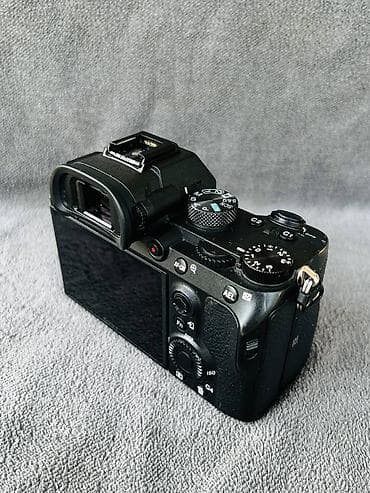 Техника и электроника: Полнокадровый беззеркальный комплект Sony α7 III + зум‑объектив Sony — 5