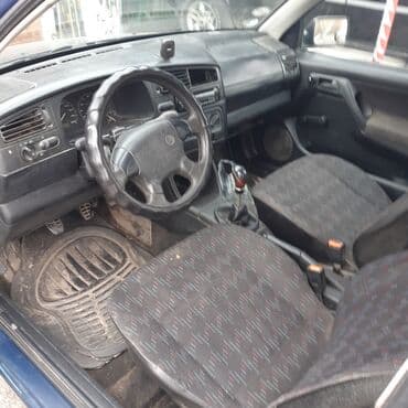 женил машиналар: Volkswagen Golf: 1994 г., 1.6 л, Механика, Бензин, Купе — 9