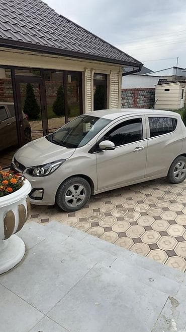 byd e2 2021: Chevrolet Spark: 2020 г., 1 л, Автомат, Бензин, Хэтчбэк — 1