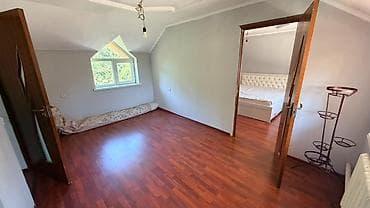 Кыймылсыз мүлк: 180 м², 4 бөлмө, Гоин, Үй-бүлөлүүлөргө — 4