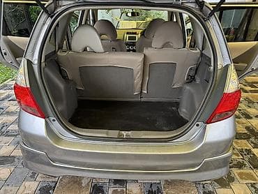 Honda Fit: 2005 г., 1.3 л, Автомат, Бензин, Хэтчбэк — 9