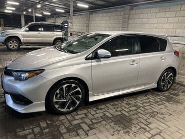 Toyota Corolla: 2017 г., 1.8 л, Автомат, Бензин, Хэтчбэк