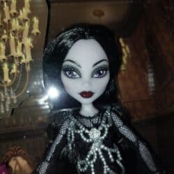 домик для кукол: Продаю коллекционных кукол монстрхай skullector по фильмам, из личной — 27