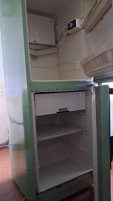 mini refrigerator: Холодильник с морозильной камерой (однокамерный, с отдельной — 1