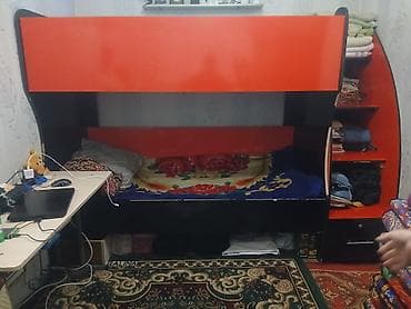 с хранения: Двухъярусная кровать с системой хранения. - Конструкция: два спальных — 1