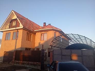 дом от собственника: Продаётся большой частный дом с мансардой и гаражом на участке — 2