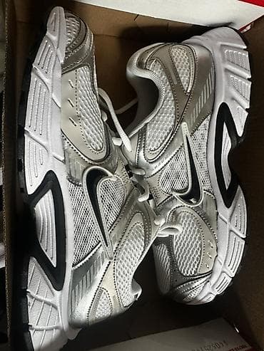 белые женские босоножки: Мужские кроссовки, 42, Nike, Новый, цвет - Белый — 2