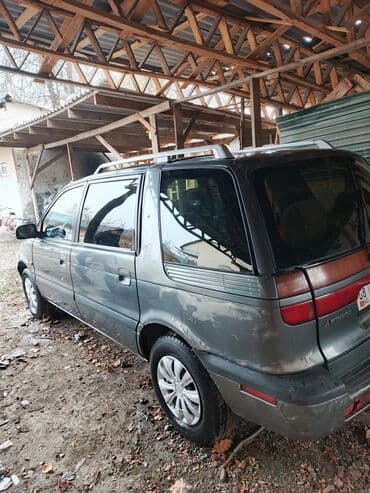 нерабочие авто: Mitsubishi Space Wagon: 1993 г., Механика, Бензиновая, Минивэн — 6