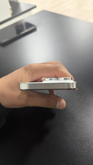 айфон даром: IPhone 16 Pro, Б/у, 128 ГБ, White Titanium, Защитное стекло, Чехол, 92 % — 6