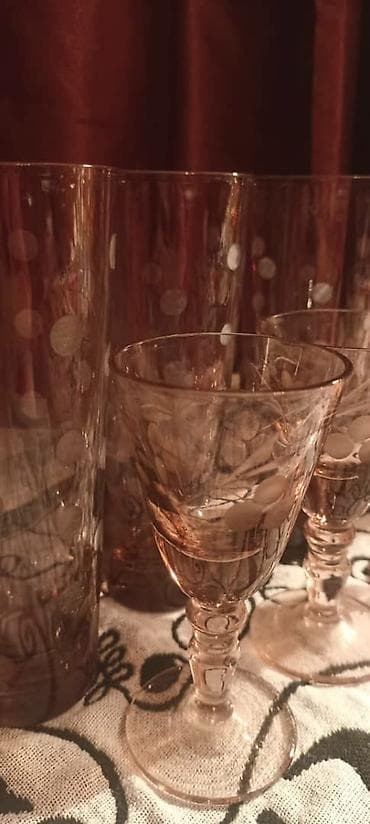 винтажные очки: Набор винтажной стеклянной посуды из розово‑дымчатого стекла с матовым — 2