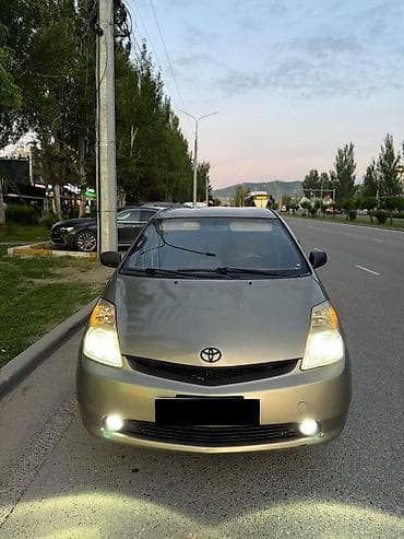 Toyota Prius: 2004 г., 1.5 л, Вариатор, Гибрид, Хэтчбэк