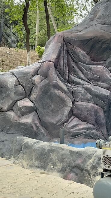 Декоративные искусственные скалы и архитектурные элементы под камень