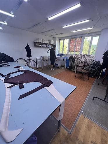 Оборудование для производства: Продаю действующий цех помещения в аренде цена к цеху входит вся — 6
