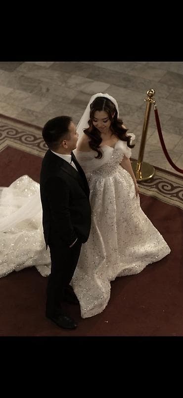 Свадебные аксессуары: Свадебное платье, Без кольца, Стразы, Б/у — 3