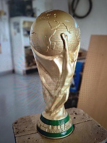 Товары для праздников: Кубок в стиле FIFA World Cup — сувенирная реплика - Настольная — 1