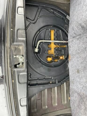 авто аксессуары: Toyota Vitz: 2001 г., 1.3 л, Автомат, Бензиновая, Хэтчбэк — 8