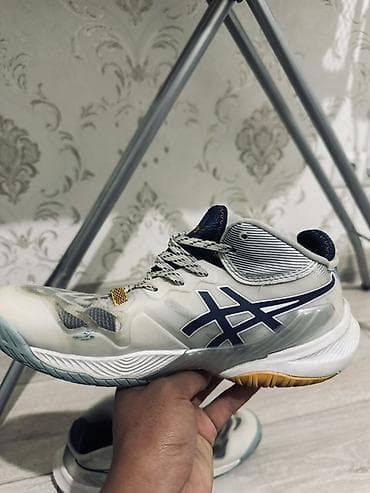 волейбольный крассовка: Мужские кроссовки, 43, Asics, Б/у, цвет - Белый, Самовывоз — 3