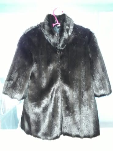 шуба кроликовая: МЕХОВОЙ ЖИЛЕТ НОВЫЙ рукав 3/4, искусственная норка, очень легкий — 1