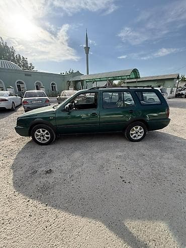 Volkswagen Golf Variant: 1996 г., 1.8 л, Механика, Универсал — 2