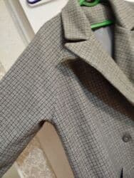 Киреге берилүүчү кийимдер: Пальто оверсайз .Подходит на 46-48 Состояние отличное Без пояса Есть — 2