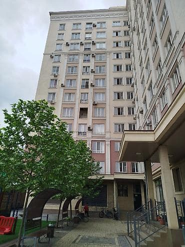 молодой гвардия: Продается 2-х комнатная квартира в центре города по улице — 4