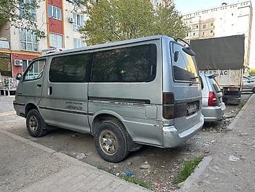 4 vd: Toyota Hiace: 1992 г., 2.7 л, Автомат, Дизель, Минивэн — 2