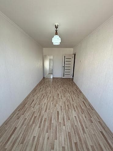 Срочно продаю по скуп цене 2 комнатную квартиру S - 44м2, 104 серии с