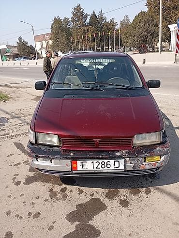 step spada: Mitsubishi Space Wagon: 1993 г., 2 л, Ручные, Бензин, Минивэн — 4
