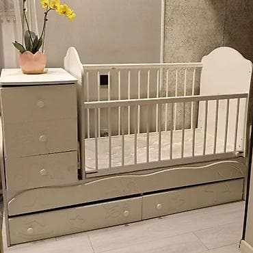 sofa bed: Продам детскую кроватку-трансформер 5 в 1 с комодом и выдвижными — 1