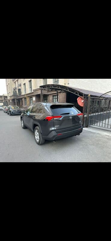 tayota runx: RAF : 2019 г., 2.5 л, Автомат, Бензин — 5