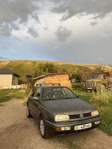 Транспорт: Volkswagen Golf: 1992 г., 1.8 л, Механика, Бензин, Хэтчбэк — 1