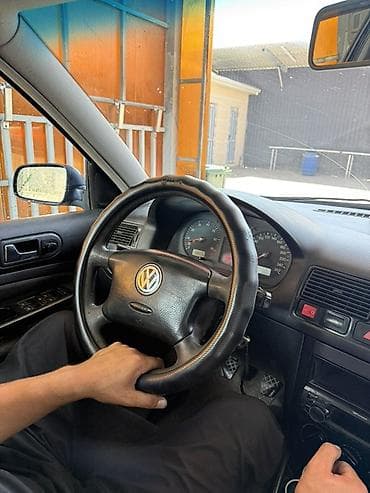 Volkswagen Golf Variant: 2000 г., 1.6 л, Механика, Бензин, Универсал — 3