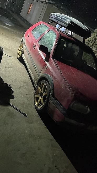 ford eskort: Volkswagen Golf: 1992 г., 2 л, Механика, Бензин, Хэтчбэк — 2