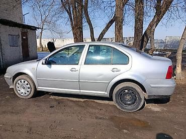 Volkswagen Bora: 2000 г., 2 л, Автомат, Бензин, Седан — 1