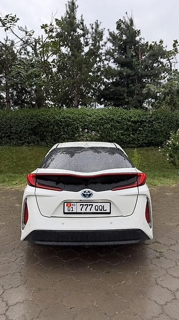 Toyota Prius: 2020 г., 1.8 л, Вариатор, Гибрид, Хэтчбэк — 2