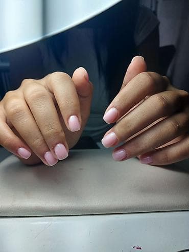 гитара маленькая: Маникюр и покрытие гель‑лаком - Нежные нюдовые оттенки — 3