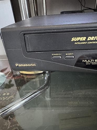 Видеомагнитофон Панасоник рабочий,2500 сом,видеокассеты по 50 сом